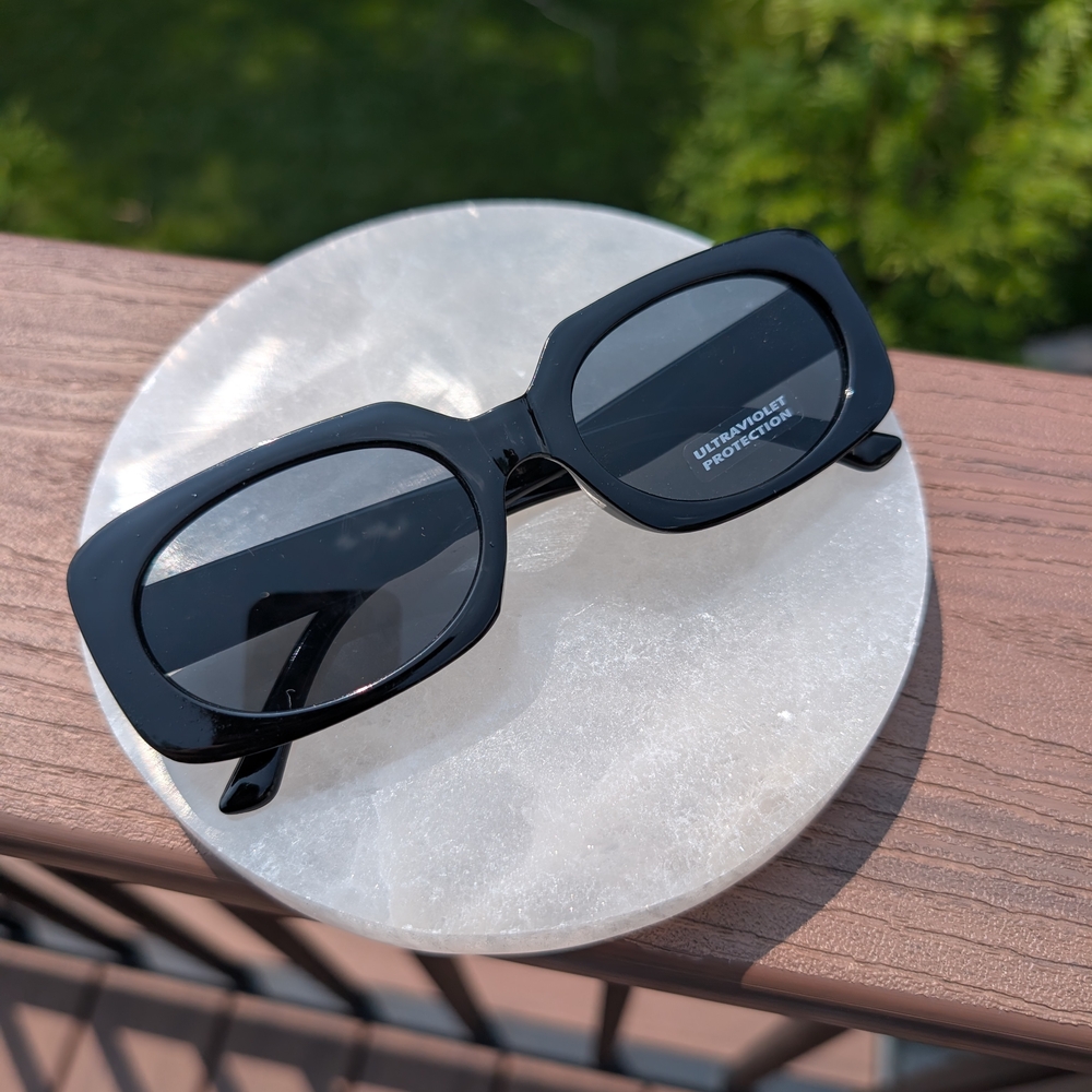 Black Oversized Square Women's Sunglasses - UV Protection